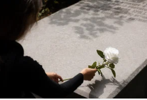 эпитафии на памятник женщине